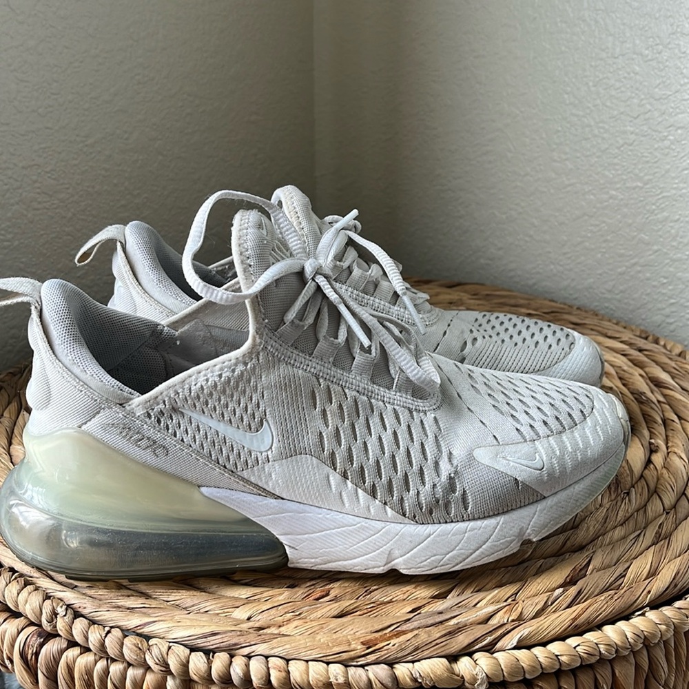 Nike 270